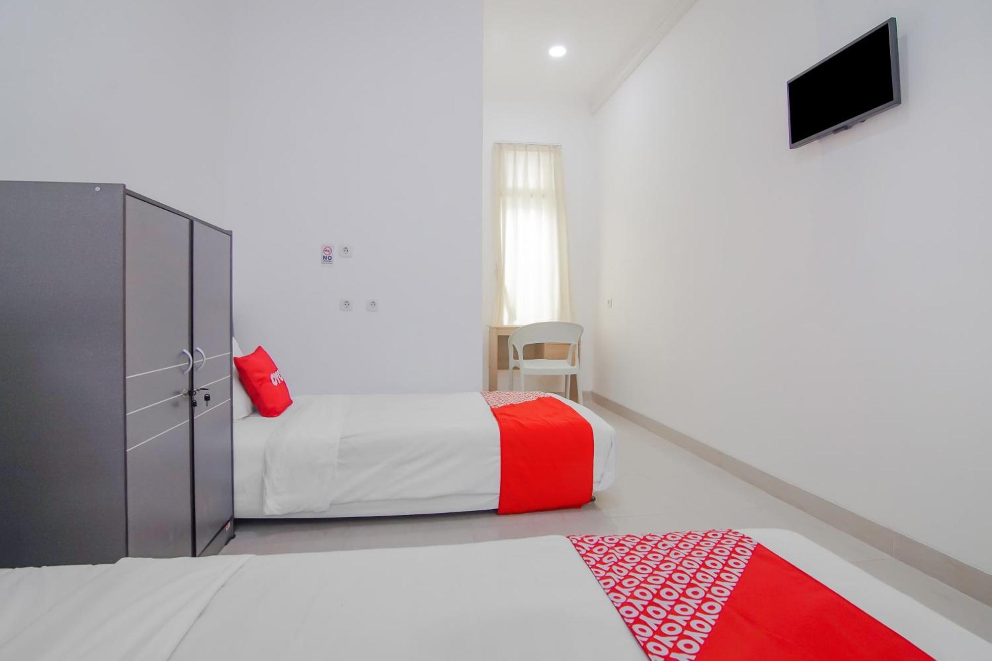 Hotel Super Oyo Capital O 90342 Kemang Garden Yakarta Exterior foto