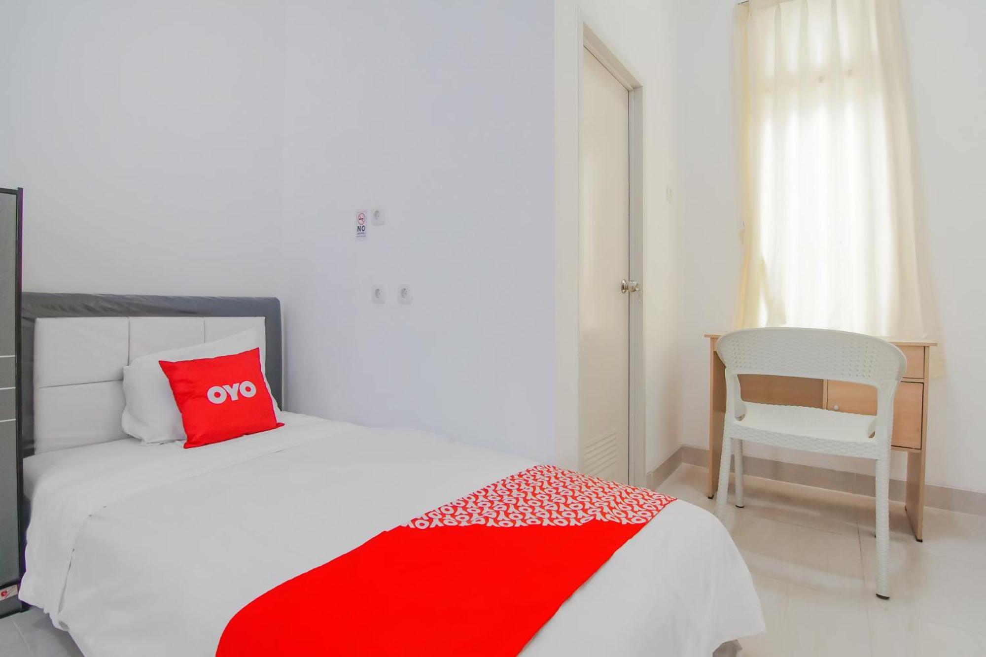 Hotel Super Oyo Capital O 90342 Kemang Garden Yakarta Exterior foto
