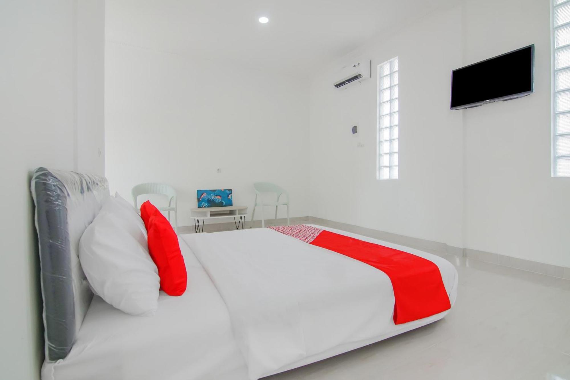 Hotel Super Oyo Capital O 90342 Kemang Garden Yakarta Exterior foto
